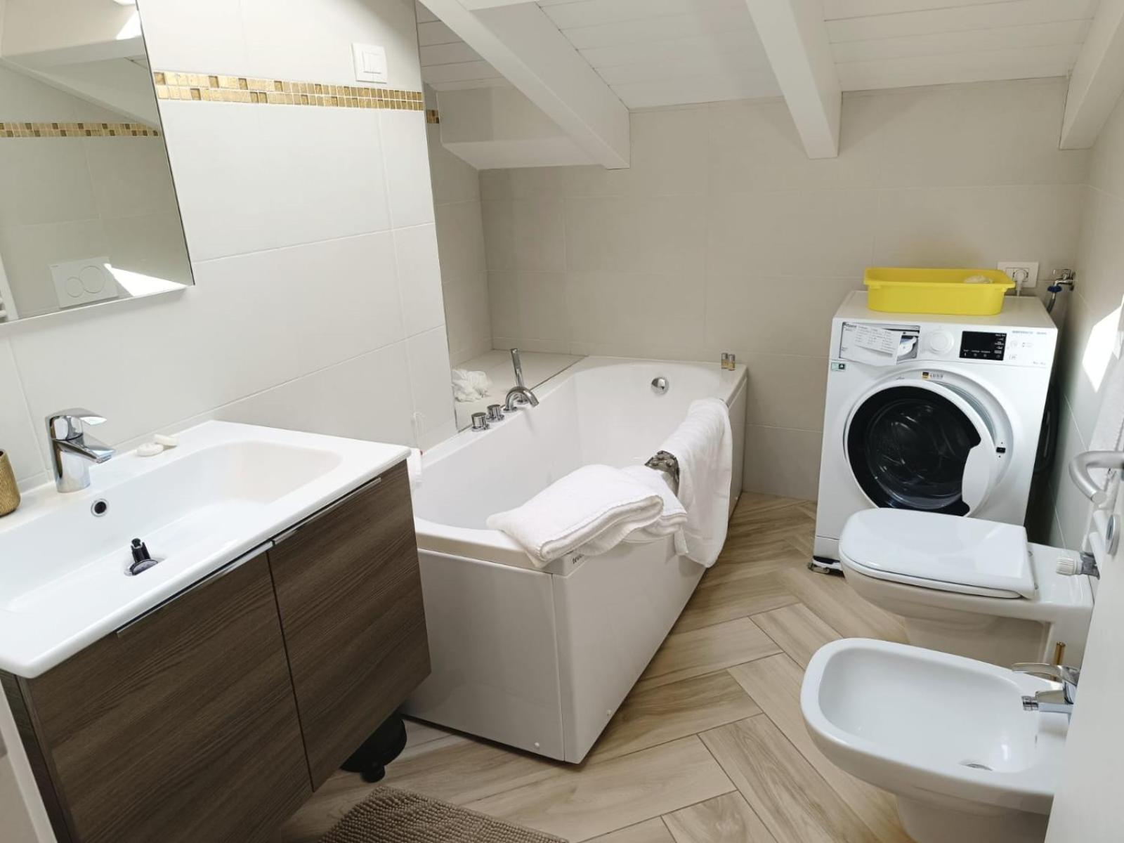 Residenza Martignoni Ex Antica Oasi Francescana バレーゼ エクステリア 写真